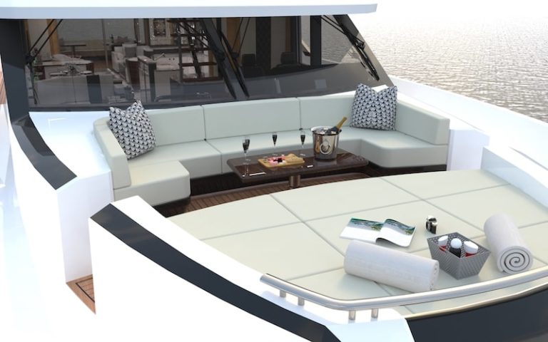 Ocean Alexander 84R puente de proa Ocean Alexander 84R puente de proa