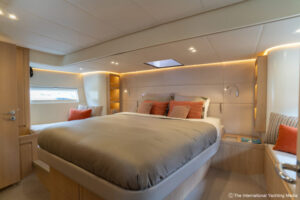 Contest 55CS cabina