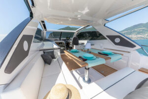 Rio Yachts Paranà 38 mesa