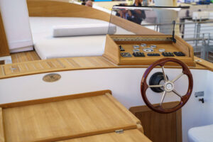 Mussini Corvetta 24 console