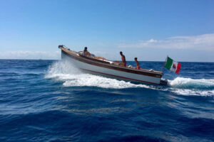 Mussini Corvetta 24 en el mar