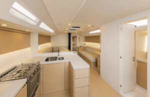 Ice Yachts 54 cocina
