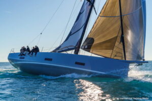 Ice Yachts 54 contra el viento