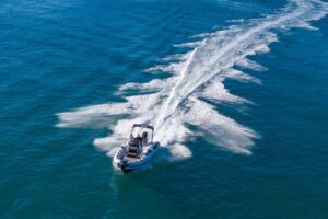 ranieri-cayman-23-sport-en mar