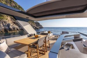 navetta-64-best-boats-flybridge