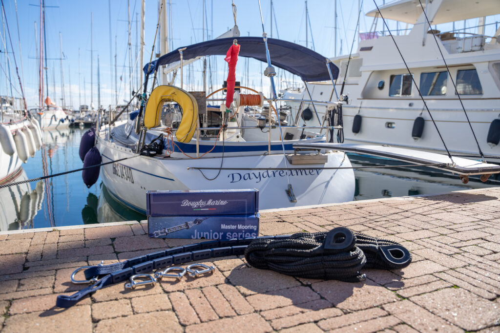 Douglas-Marine-y-daydreamer