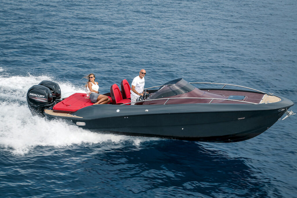 Barco-Clear-Marine-en-deslizamiento